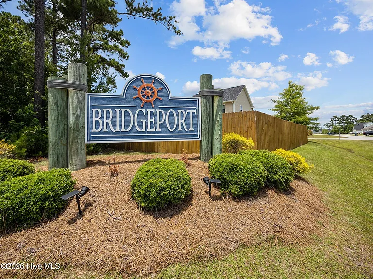 251 Breakwater Dr — Photo 3