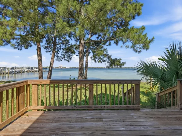229 Shalimar Dr, Shalimar, FL 32579
