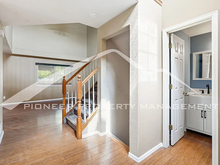 2309 Flagstaff Dr — Photo 2
