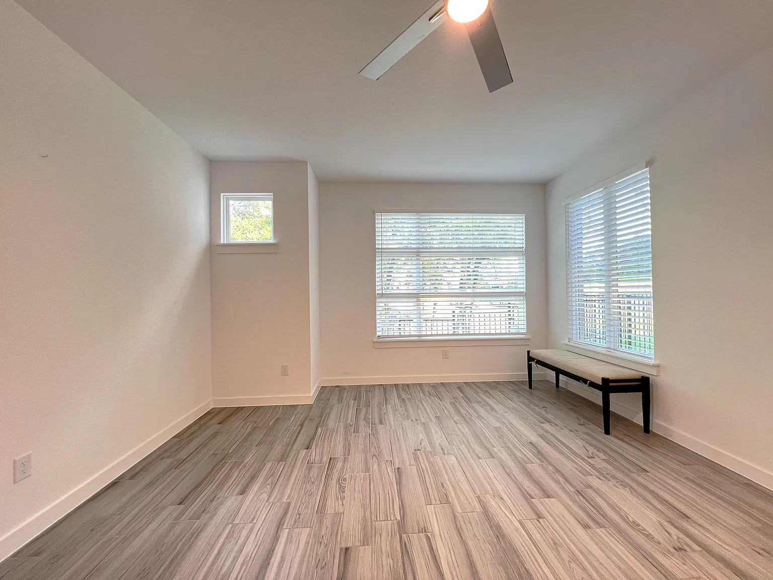 3 bed, 1888 sqft, $2,985 — Photo 4