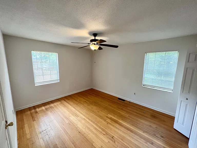 2112 Great Oak Dr — Photo 6