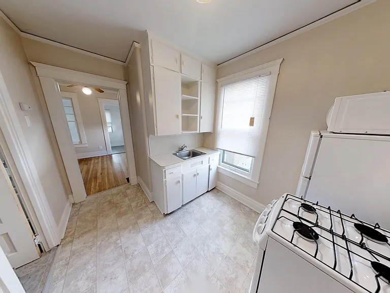 226 Packard St — Photo 5
