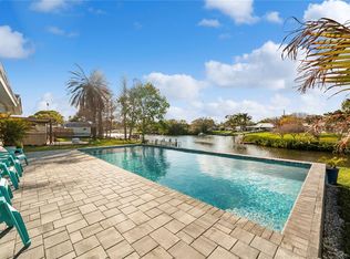 632 Shore Dr, Largo, FL 33771