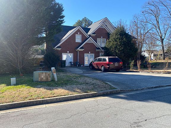 3rd image of 2002 Carithers Dr