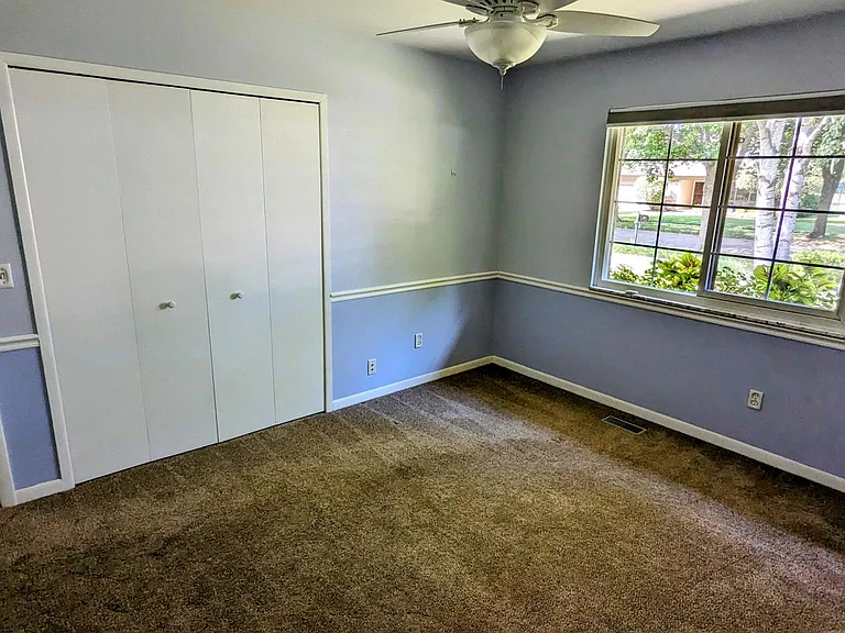 4676 Fairmont Dr — Photo 25