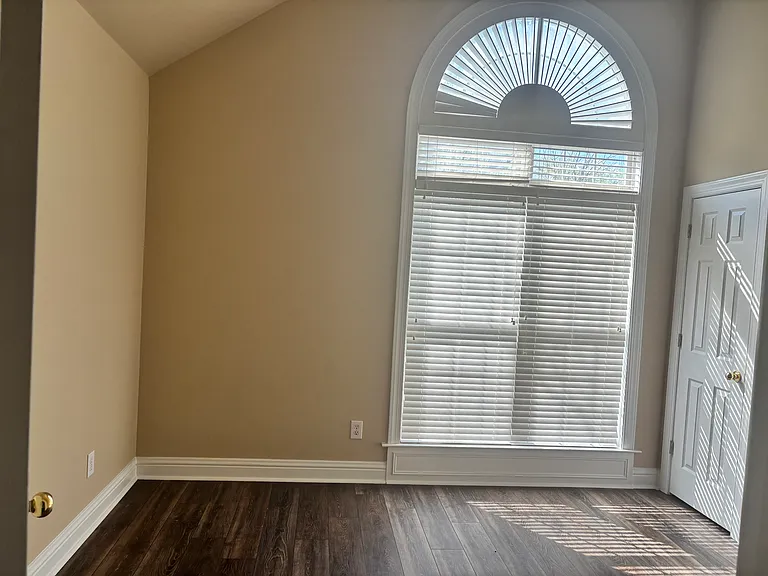 3225 Hammond Dr — Photo 10