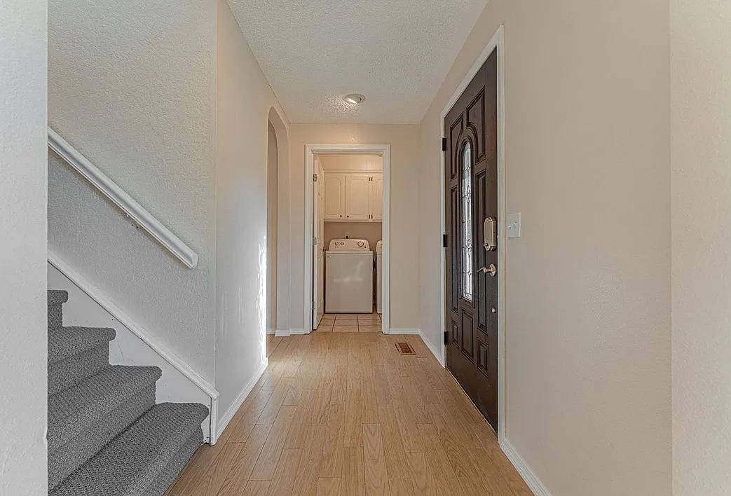 4 bed, 2360 sqft, $2,200 — Photo 3
