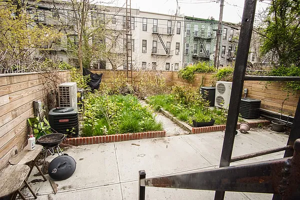 Rented by Lofts and Flats LLC | media 18