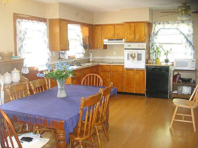 2nd image of 15662 Bunse Way