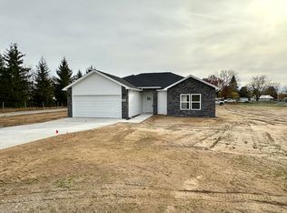2006 Green Acres Dr, Adrian, MI