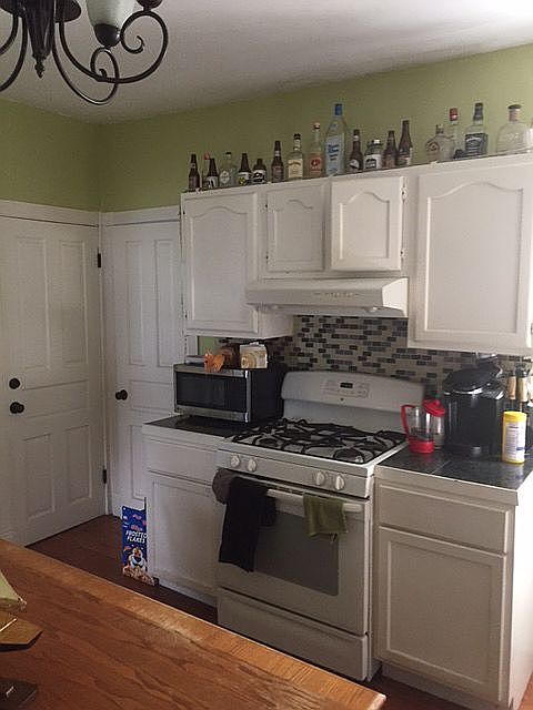 2nd image of 21 W 14th St