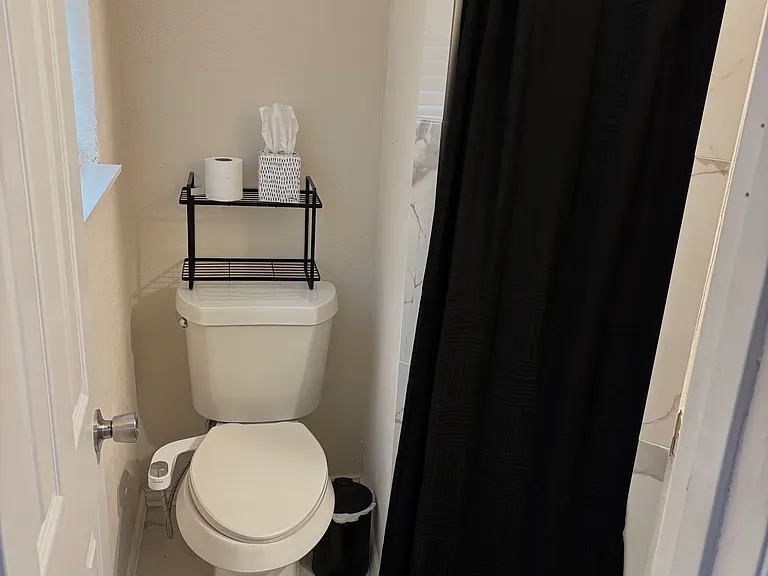 3906 Hooper Dr — Photo 10