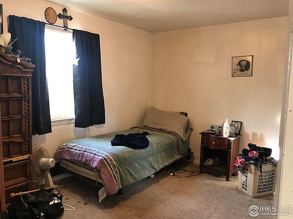 5th image of 3218 Latham Ave