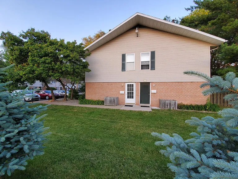 3657 Kenbrooke Ct — Photo 3