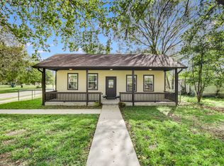 401 Rivers St, Smithville, TX 78957