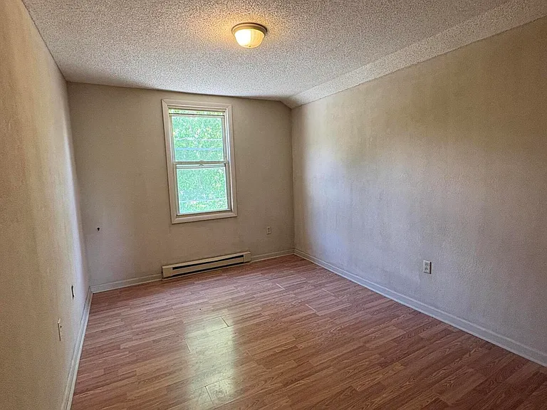 52 Diamond Ave — Photo 8