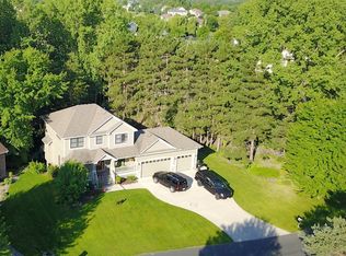 1208 Peregrine Cir, Lino Lakes, MN 55038