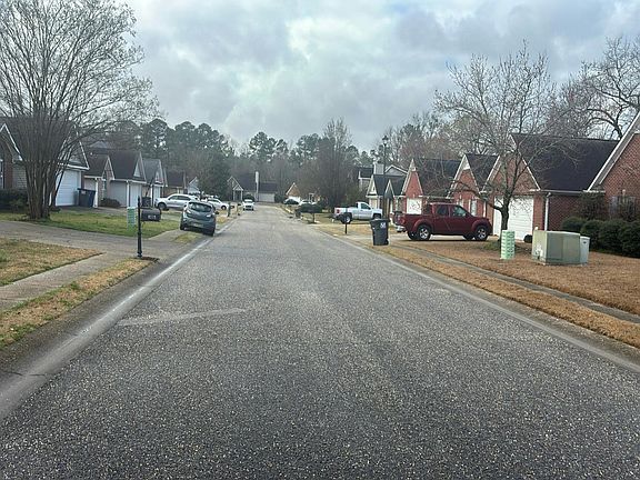 4th image of 8022 Rockhampton Cir