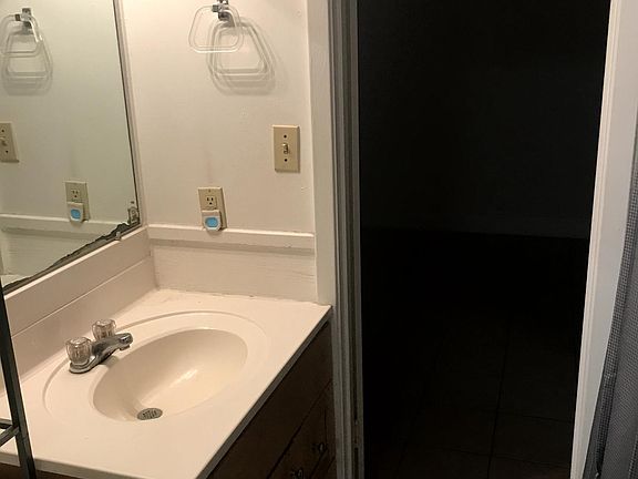 3rd image of 1123 Tanglewood Cir #A