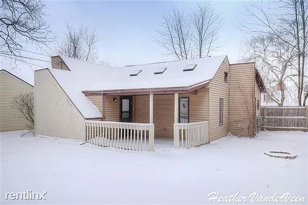 3012 Longstreet Ave SW photo 1
