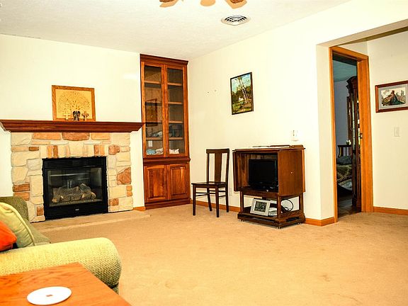 3rd image of 427 High St