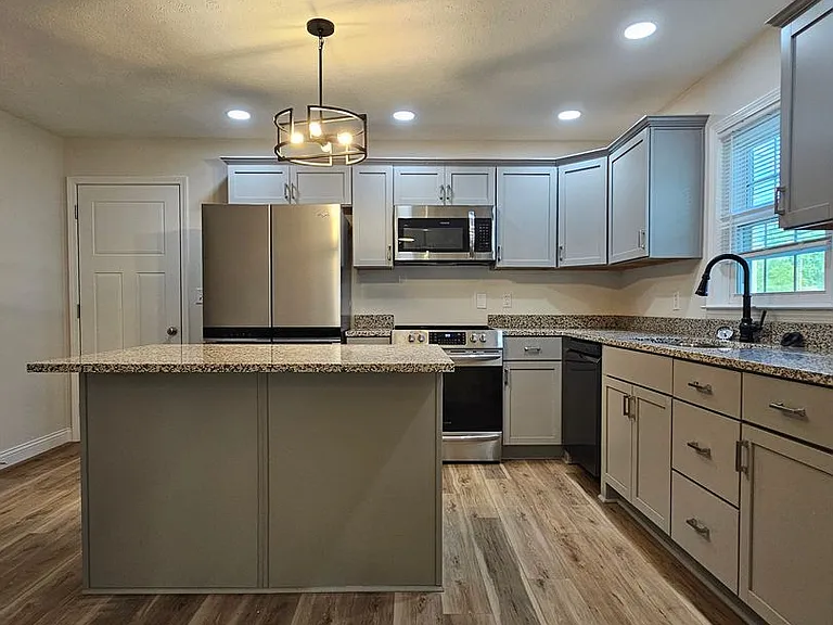 395 W Crocus Dr — Photo 9