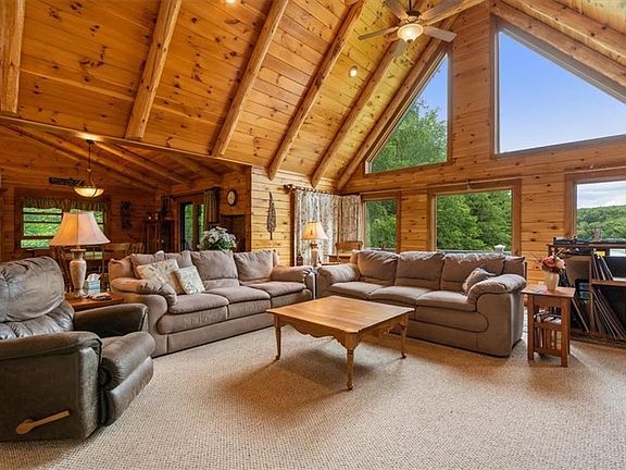 3rd image of 312 Larchwood Ln
