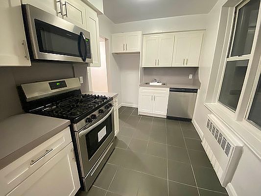 4th image of 16215 Highland Ave APT 7A