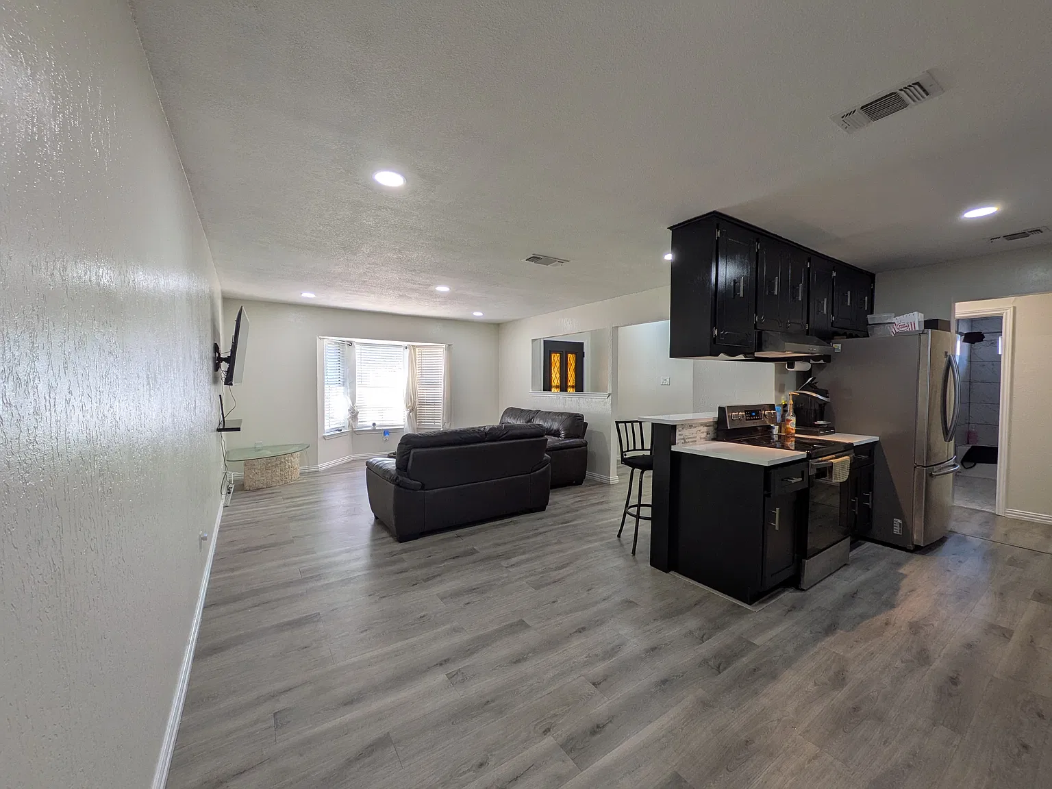 3 bed, 1283 sqft, $1,895 — Photo 4