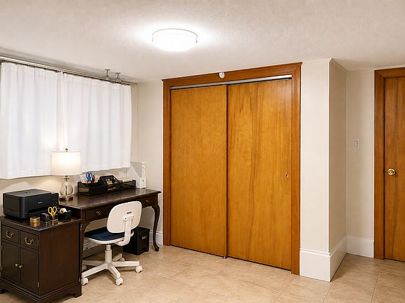 3rd image of 24 Bencliffe Cir #G