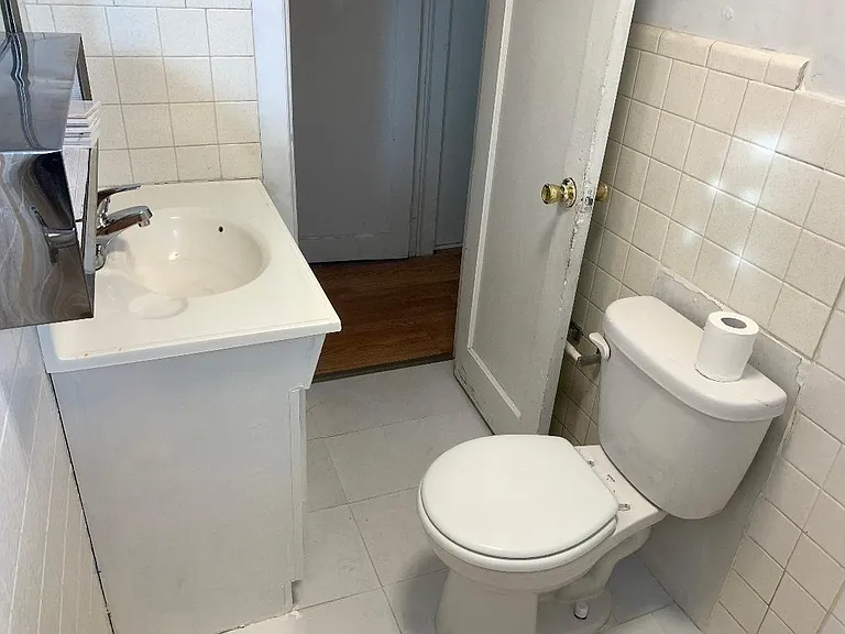 1671 Wolff St #B — Photo 4