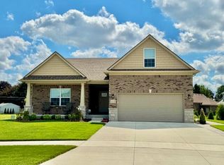 19360 Newburgh Rd, Livonia, MI 48152