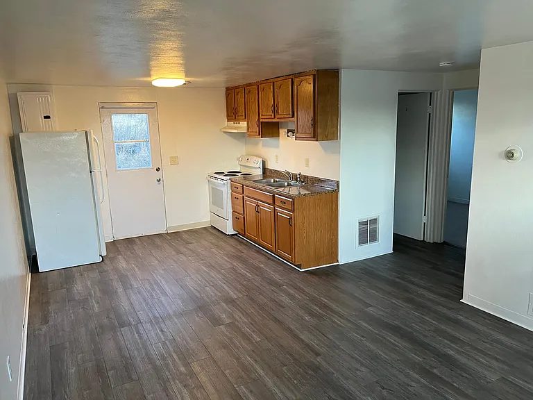 133 Reichart Ave #B — Photo 9
