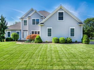 2424 Shadow Ln, Stow, OH 44224