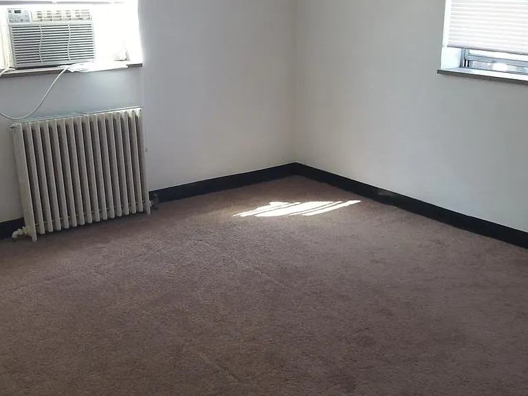 5735 Ellsworth Ave — Photo 3