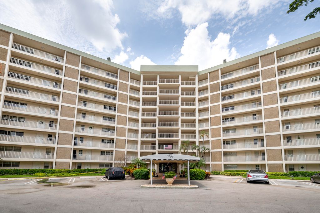3090 N Course Drive #508, Pompano Beach