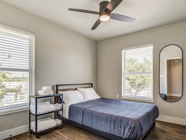 2114 Tucker St — Photo 17