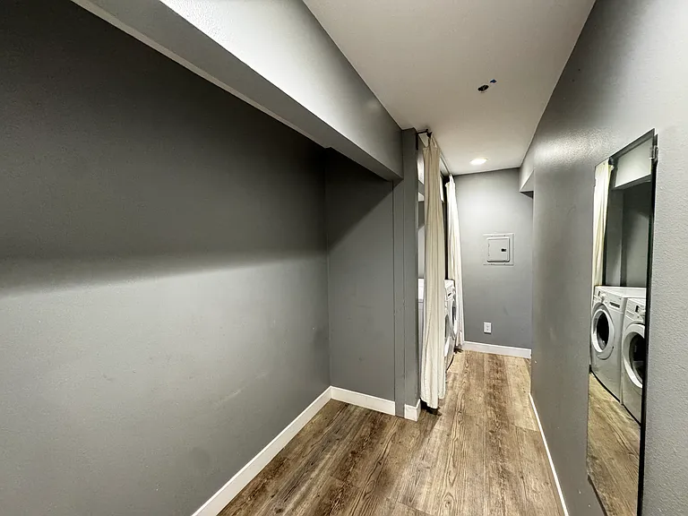 4755 Templeton St — Photo 4