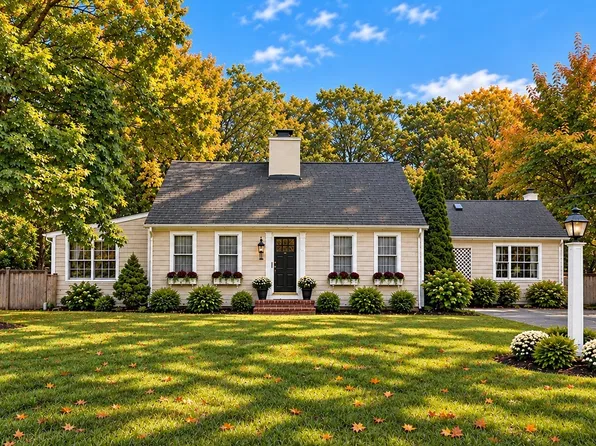 42 Plain Rd, Wayland, MA 01778