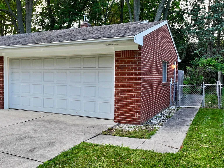 4110 Briarcrest Rd — Photo 12