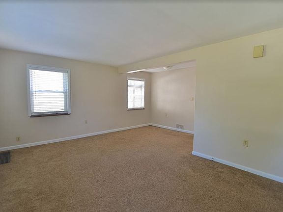 3rd image of 1116 Betty Ln