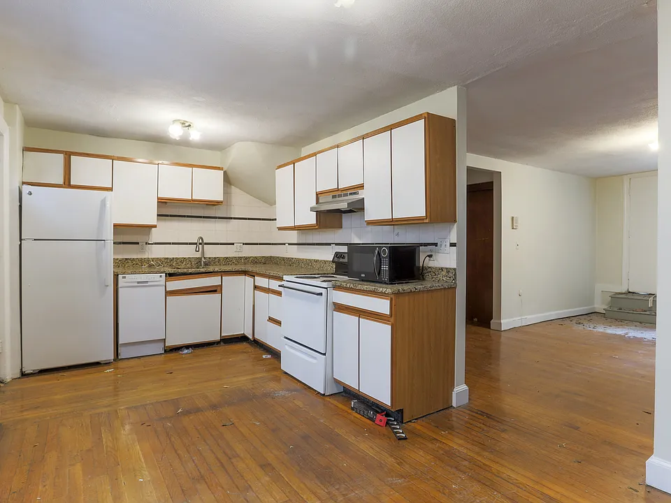 38 Bradford St #3
