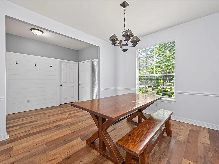 232 Doncaster St — Photo 8