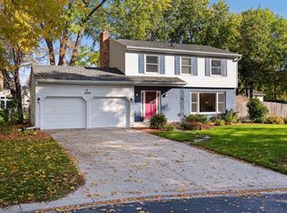 10040 Irwin Cir, Bloomington, MN 55437