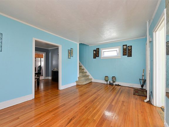 3rd image of 122-41 Nellis St