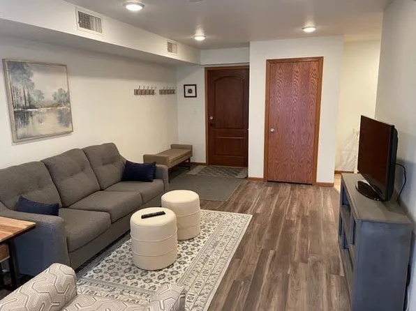 332 S Linn St APT 407, Iowa City, IA 52240