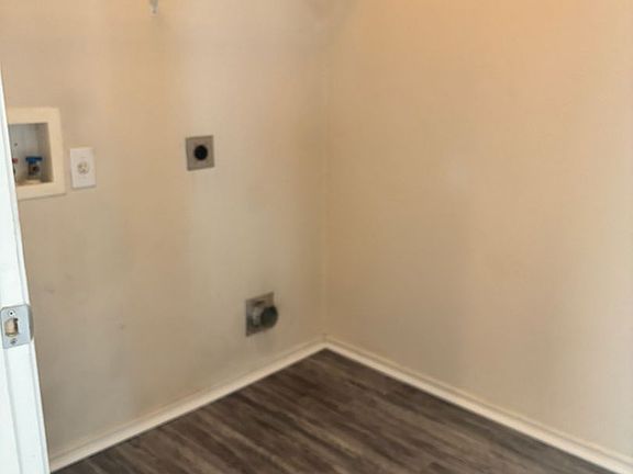 3rd image of 10516 Park City Trl