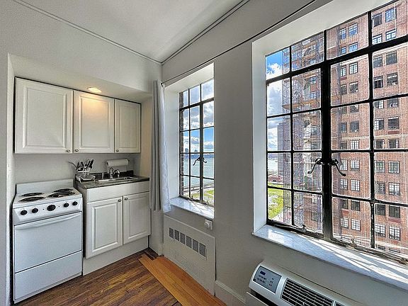 2nd image of 45 Tudor City Pl APT 1420