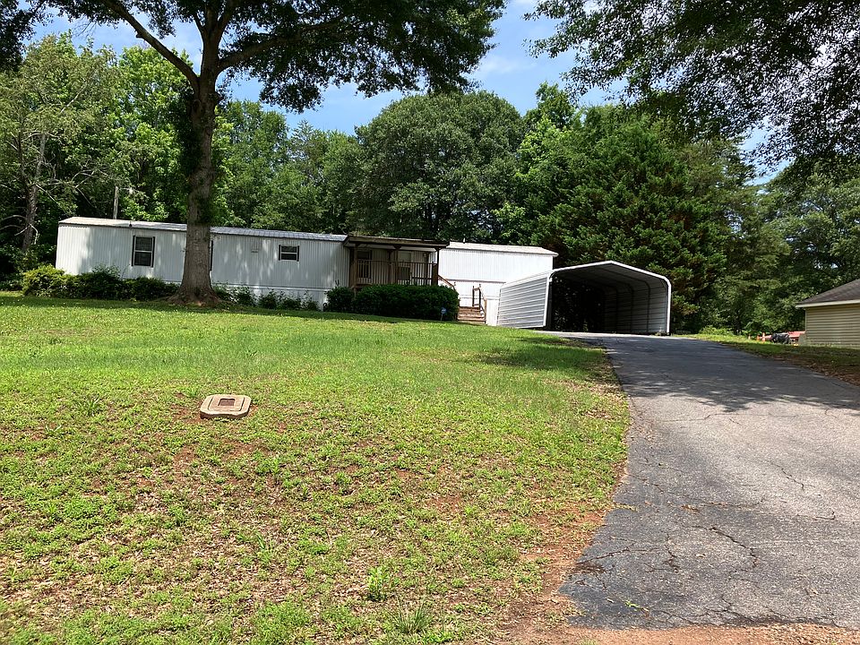2nd image of 304 Horse Shoe Trl