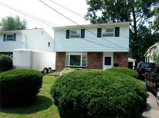 214 Paxton Rd, Eastlake, OH 44095